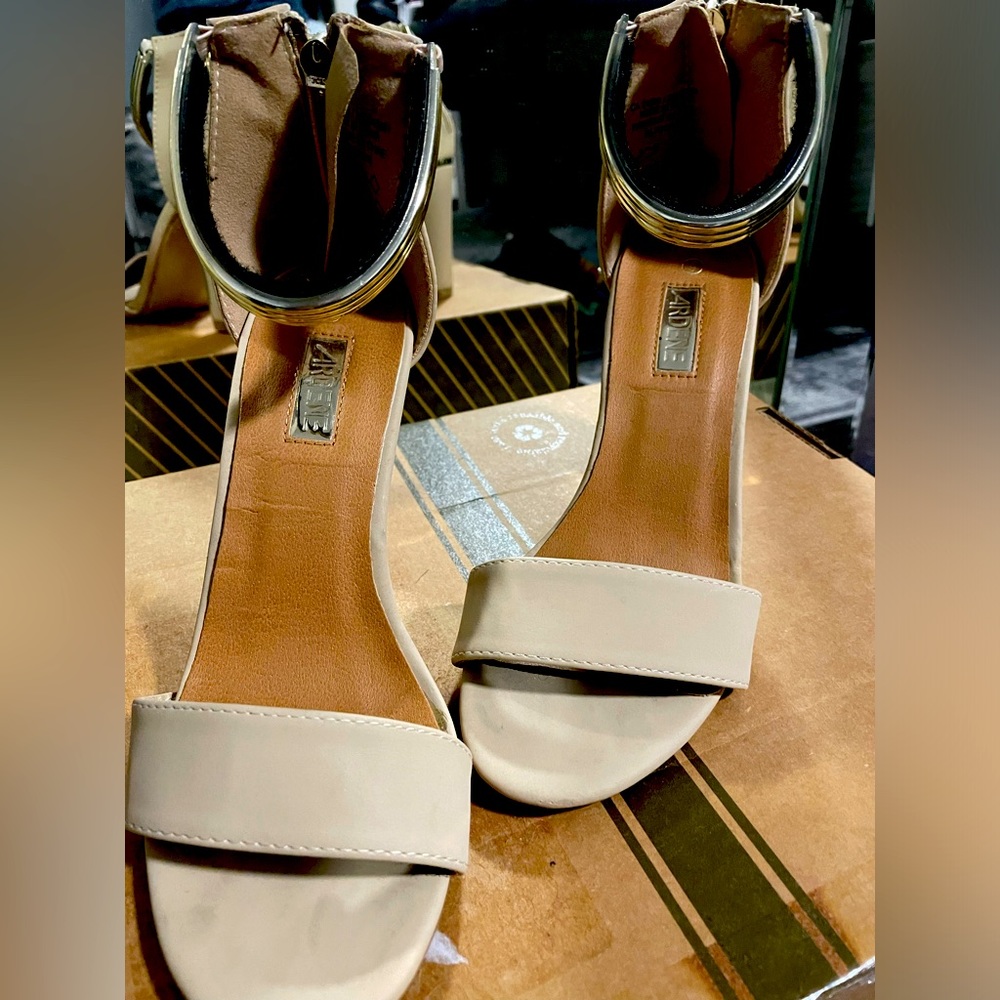 Ardene ankle strap block heel size 6
